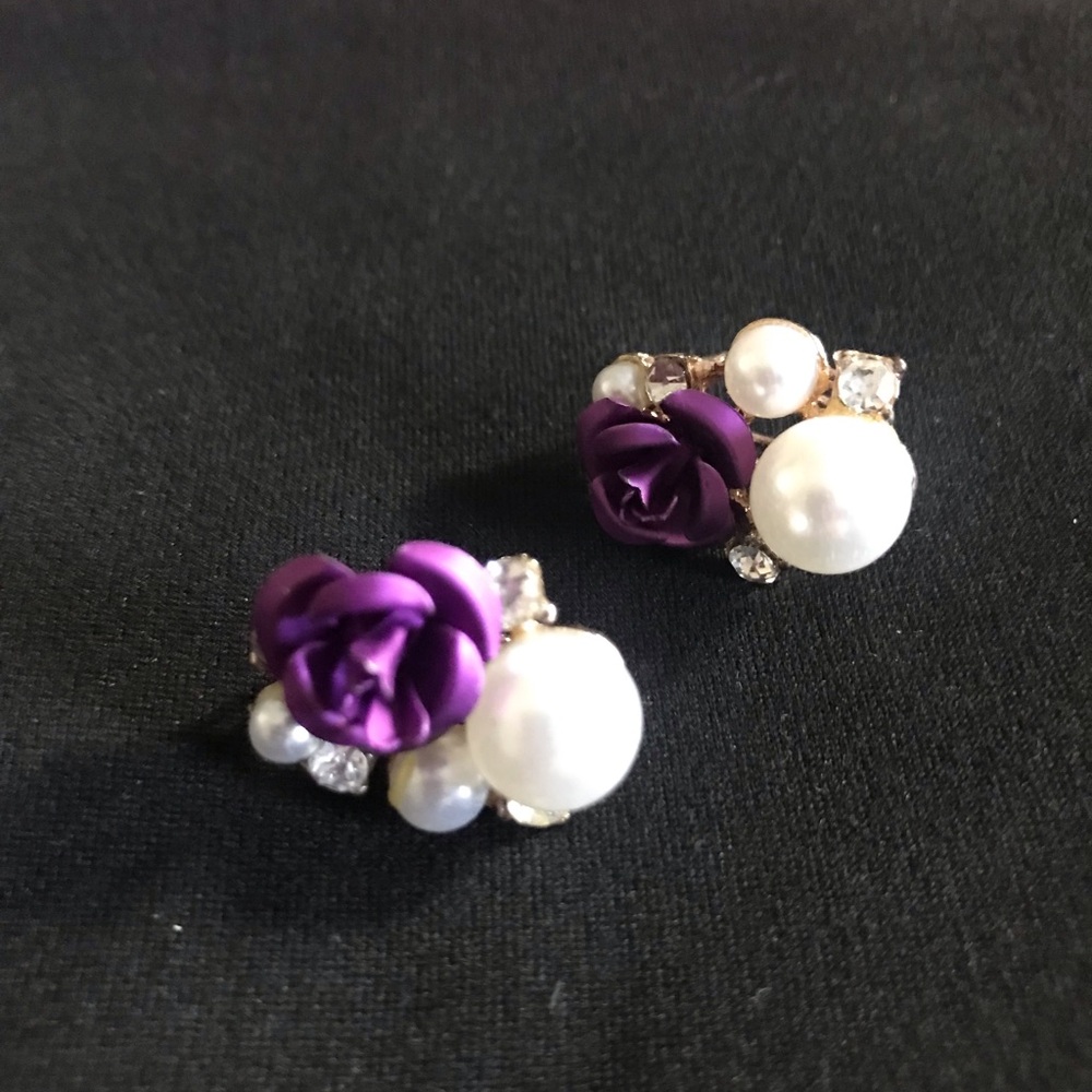 Gorgeous ladies fashion earrings